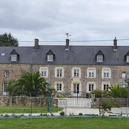 Chambres Du Logis De La Mare Du Parc Surtainville Esterno foto
