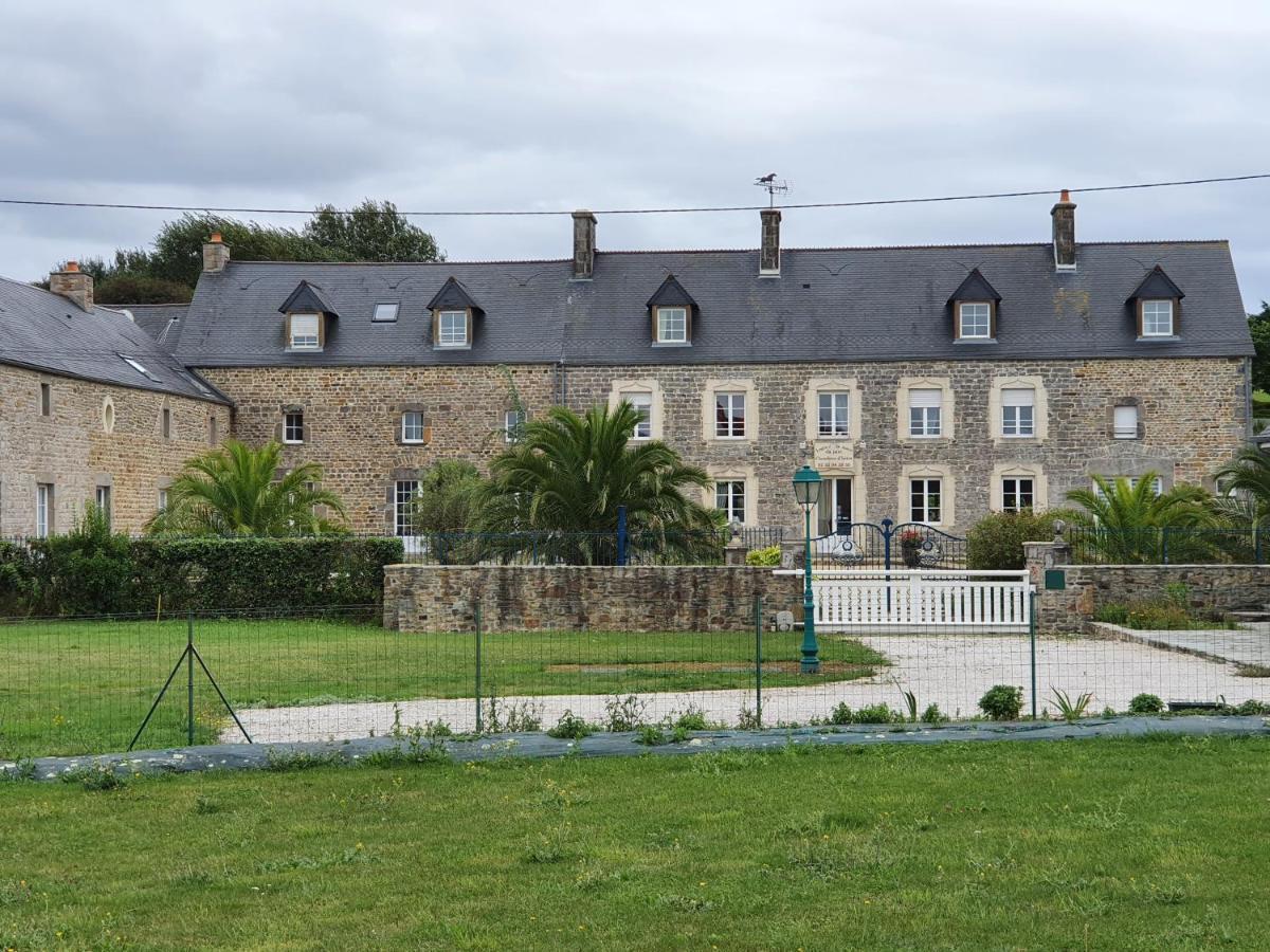Chambres Du Logis De La Mare Du Parc Surtainville Esterno foto