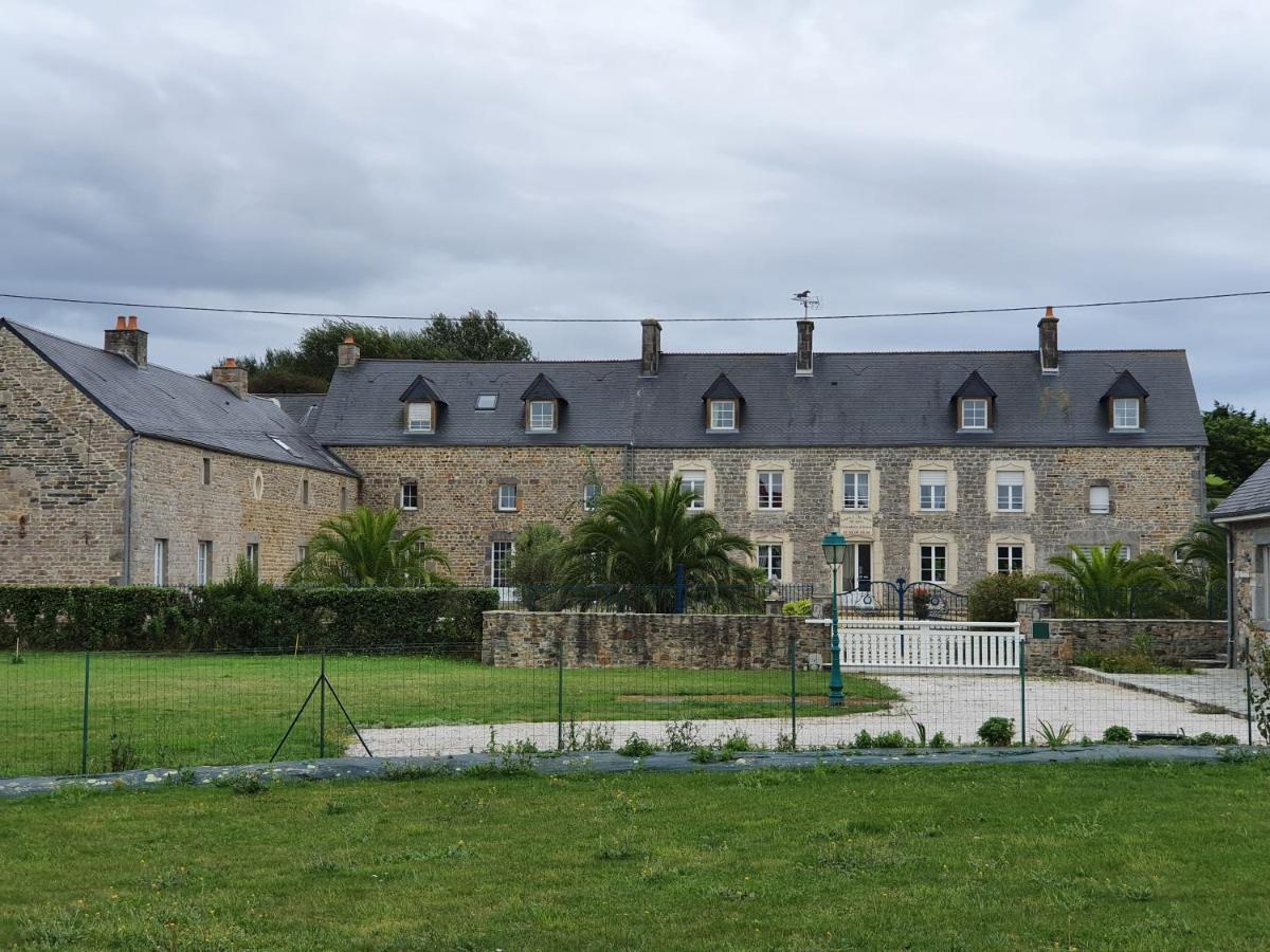 Chambres Du Logis De La Mare Du Parc Surtainville Esterno foto