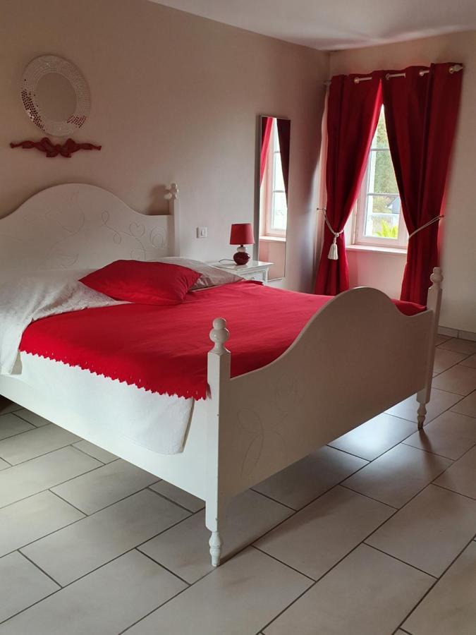 Chambres Du Logis De La Mare Du Parc Surtainville Esterno foto