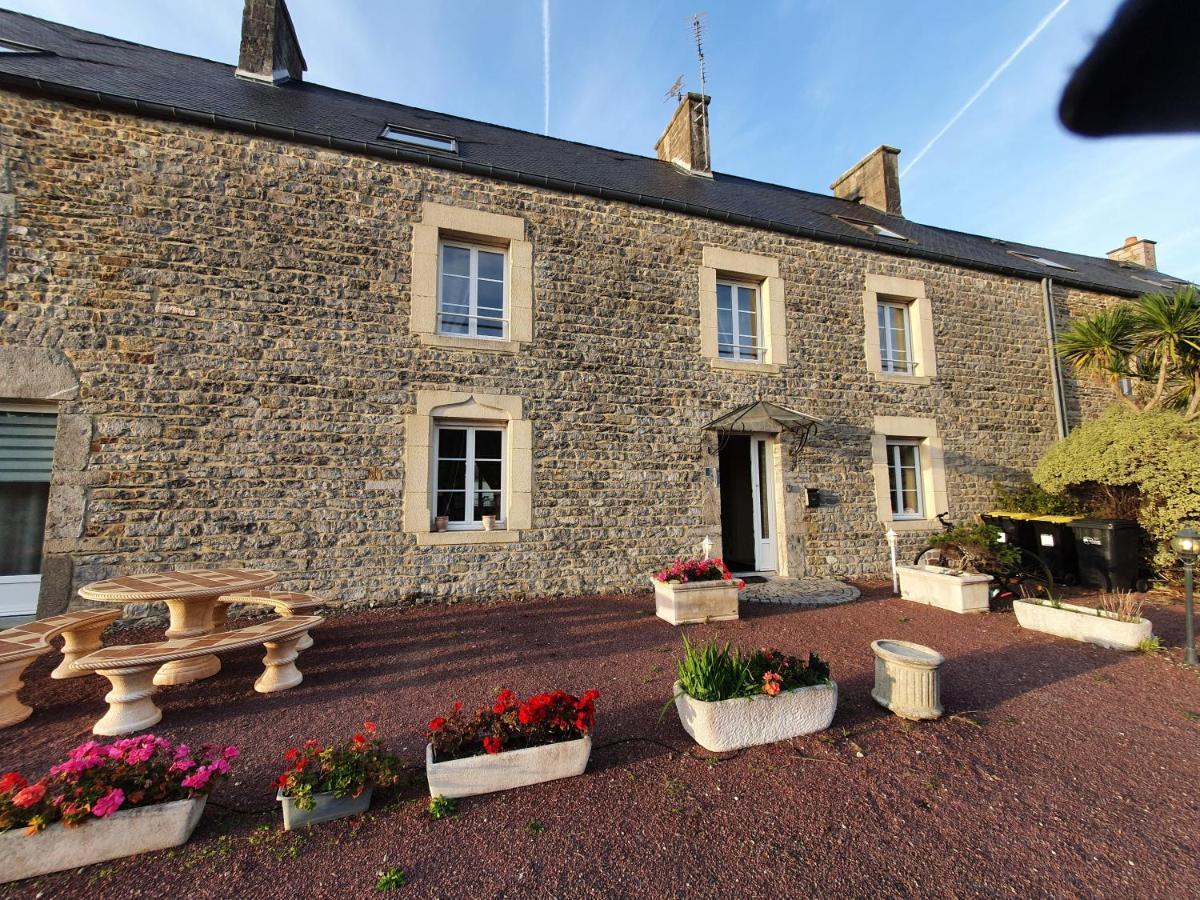Chambres Du Logis De La Mare Du Parc Surtainville Esterno foto
