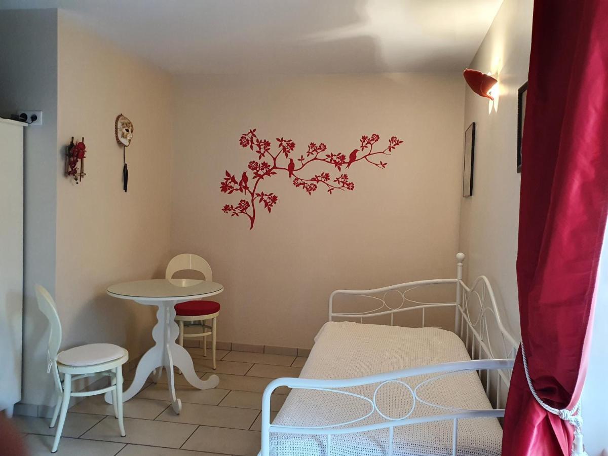 Chambres Du Logis De La Mare Du Parc Surtainville Esterno foto
