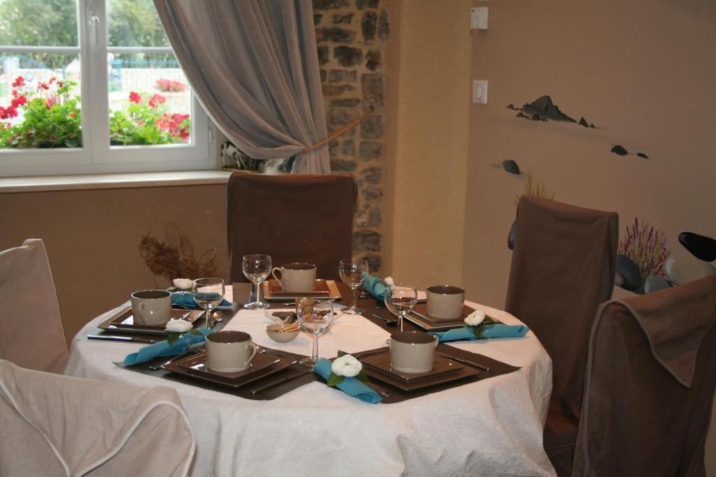 Chambres Du Logis De La Mare Du Parc Surtainville Esterno foto
